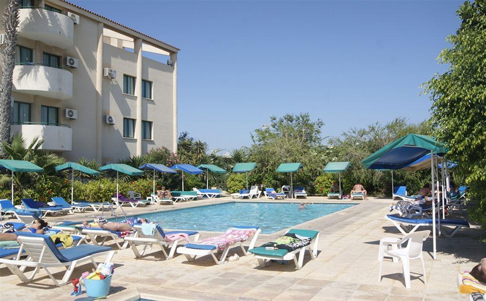 Mandalena Hotel Apartments Protaras Buitenkant foto